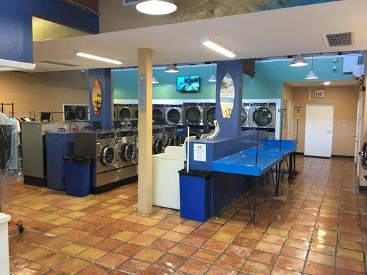 Cleanest laundromat in pompano beach!
