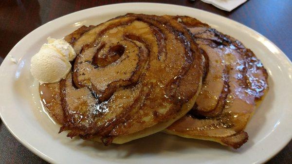 Cinnamon roll pancakes