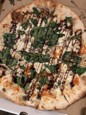 White Garlic Pizza (half with hot sauce added)