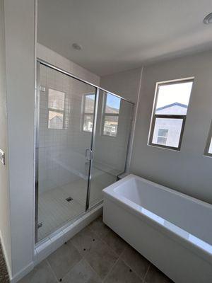 3x6 Arctic White glossy
seat
Grout- Bright White