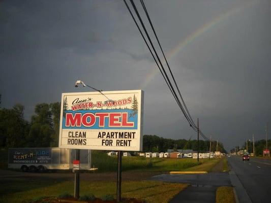 Ann's Water-N-Woods Motel