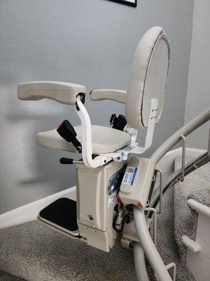 Pilot Navigator E604 Curved Stairlift