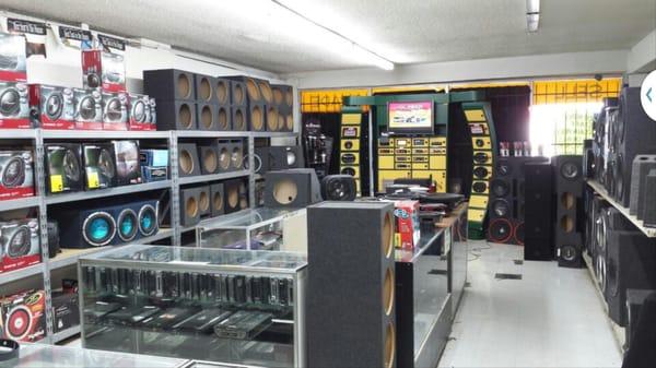 Large selection of new and pre-owned car audio. Custom installations available.