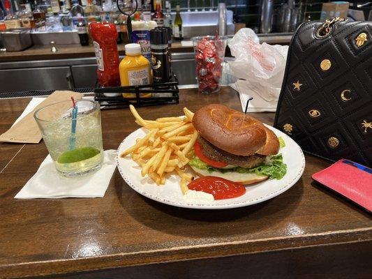 Mojito and chicken sandwich
