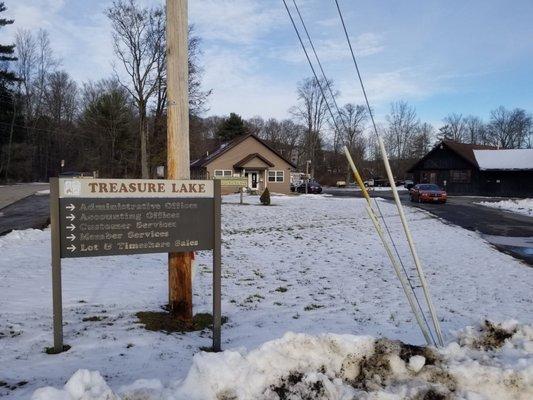 Reservations office is just off the main entrance to the right. Stop here for your security pass and other info.