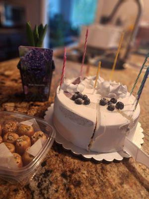 Blueberry Chiffon Cake with Green Bean Pastry