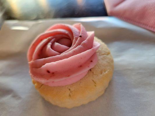 Strawberry amd cream cookie