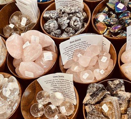 Assorted quartz pieces