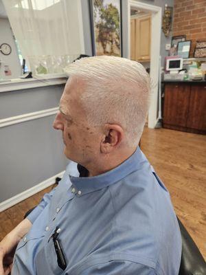 Deserio's Hair Cutting