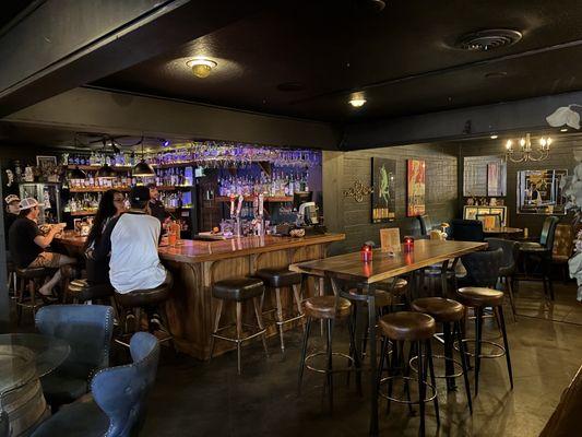 Muks Candles And Cocktails