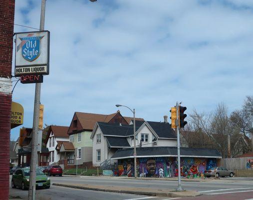 Holton Liquor