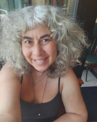 My hair just sort of lays there it is an in between cut