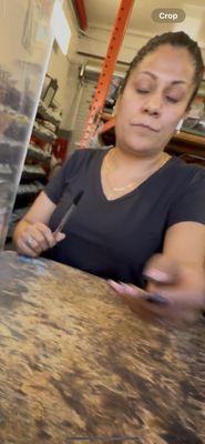 Espero Que pronto algien la parte su madre a esta vieja grosrea.