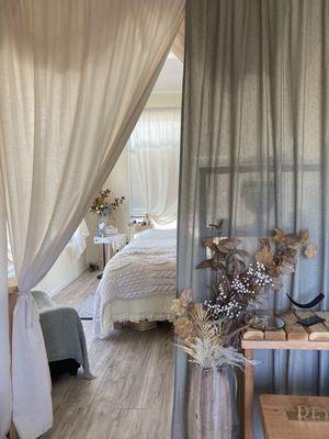 She decorated the place really well, like a spa