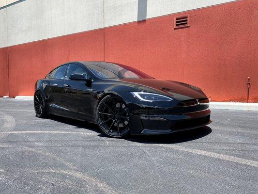 Tesla Model S with upgraded Anrky wheels