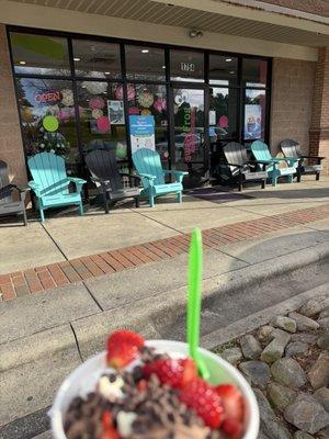 Yummy and so many choices and toppings clean and frendly