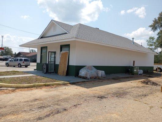Top-self paint and flooring