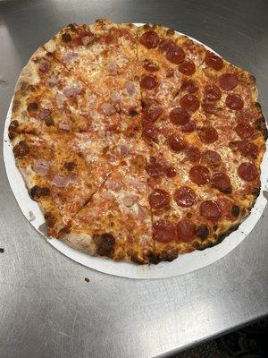 Ronnie Bee’s New York style pizza