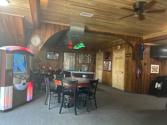 Inside. New ceiling and Jukebox