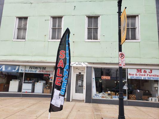 M & J New & Used Furniture & Appliances