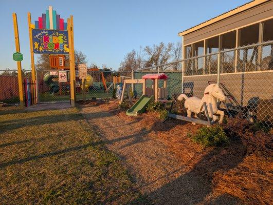 Ardy Mac's Dog House