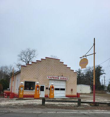 Drive past this old-fashioned garage every day to & from work