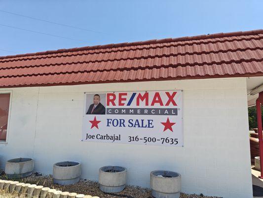 Alex Carbajal-RE/MAX Associates
