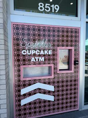 24/7 Cupcake ATM
