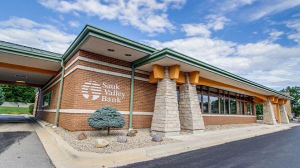 Sauk Valley Bank Rock Falls friendly staff.