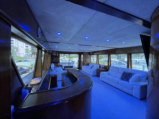 Miami Entertainment Plug