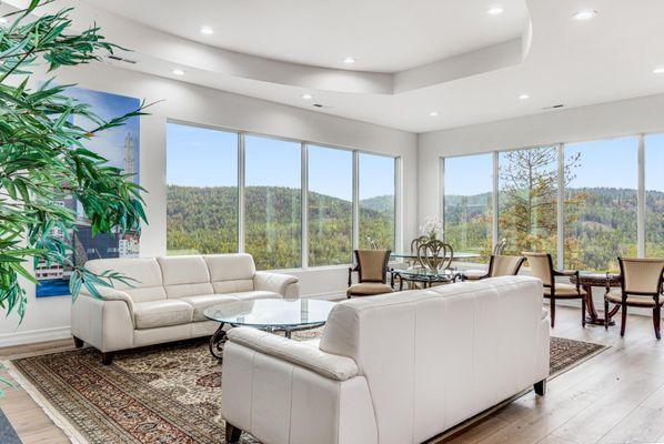 Aaron Hunting - Spokane Real Estate Photographer