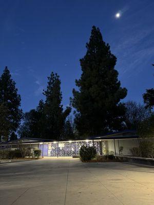 Dearborn Street Elementary School