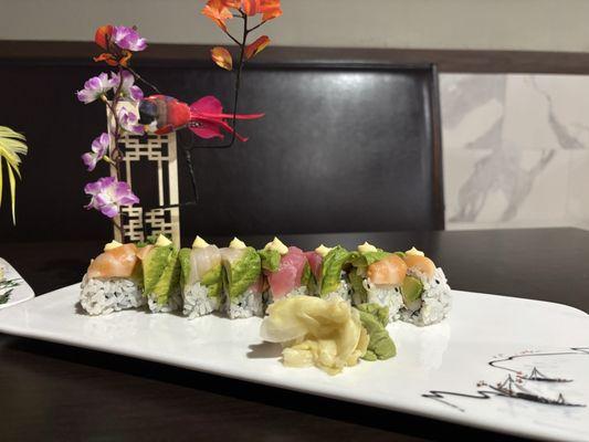 Beautiful decor and presentation!! Not to mention AMAZING flavors for an AMAZING price as well. R4.Rainbow Roll