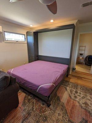 King-sized and so easy to lift and lower.