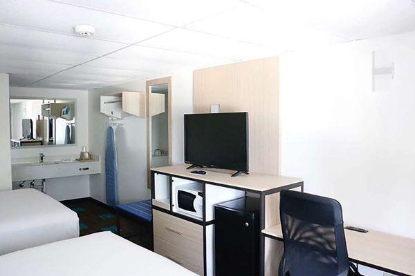 Guest room