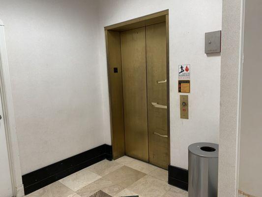 Dillard's elevator second floor sanford fl 11:46 am December 5 2023