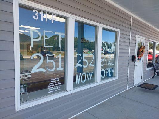 Smoking Hot Dawgs Pet Salon