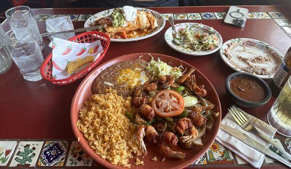 Camarones con tocino , fajita burrito