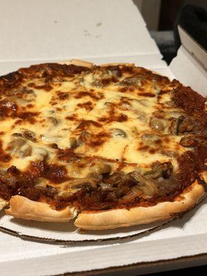 Italian beef & Mushrooms pizza