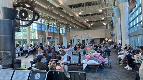 The Lorton, VA, waiting lounge. If your train is on time, you usually begin boarding at 3:30, with a departure at around 5.