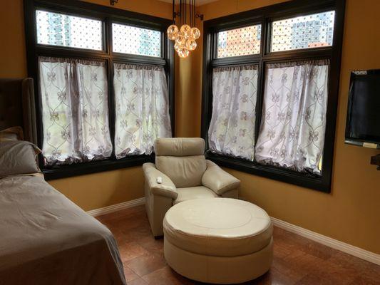 Magnificent Mile Electrician