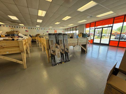 Discount home goods and decor. Bulk bins available.