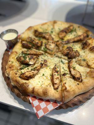 Chicken Alfredo pizza