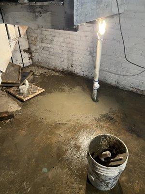 brand new kitchen underground sink line. (Install 3inch pex fresh wet concrete sealant.)