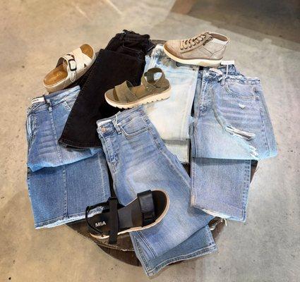 Reflections Tanning & Trends