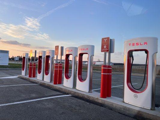 Tesla Supercharger in North Somerset Plaza
