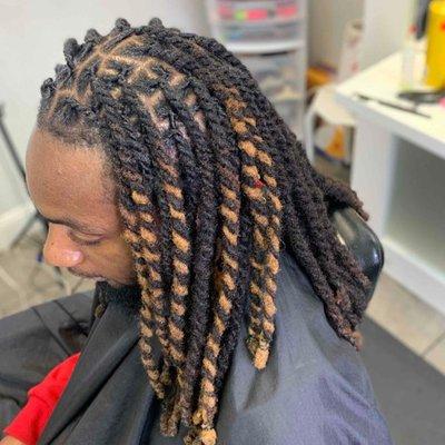 Locs , Dreadlocs,Locs install ,loc repair or loc maintenance