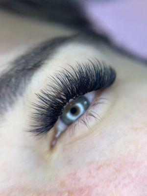 Stephanie the Lash Surgeon