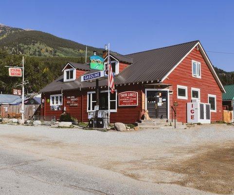 Twin Lakes General Store