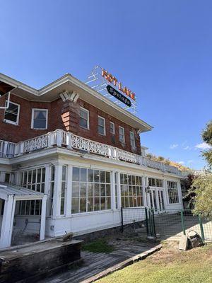 The Lodge At Hot Lake Springs